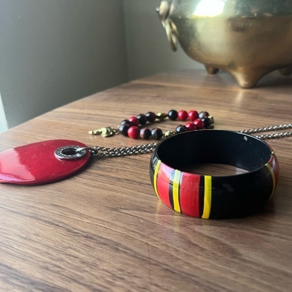 Vintage Red and Black Ethnic Set Painted Wood Bangle Red Shell Necklace